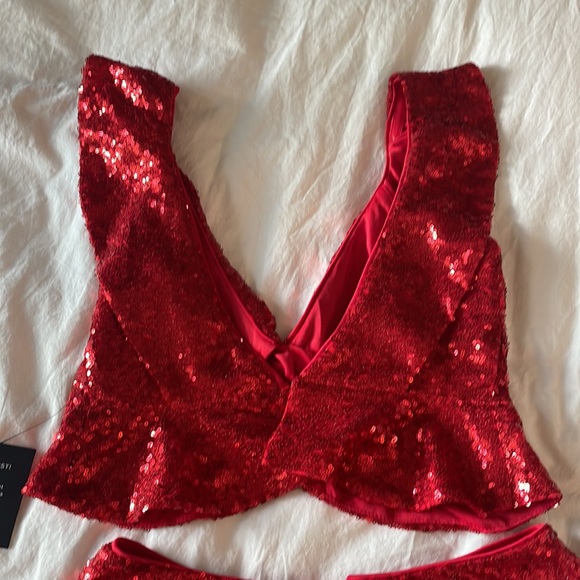 Lulus 2 piece sequin crop top with skirt size XS NWT - Picture 4 of 9